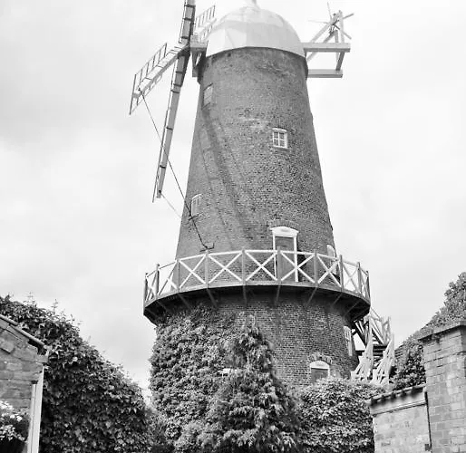 The Windmill 4*